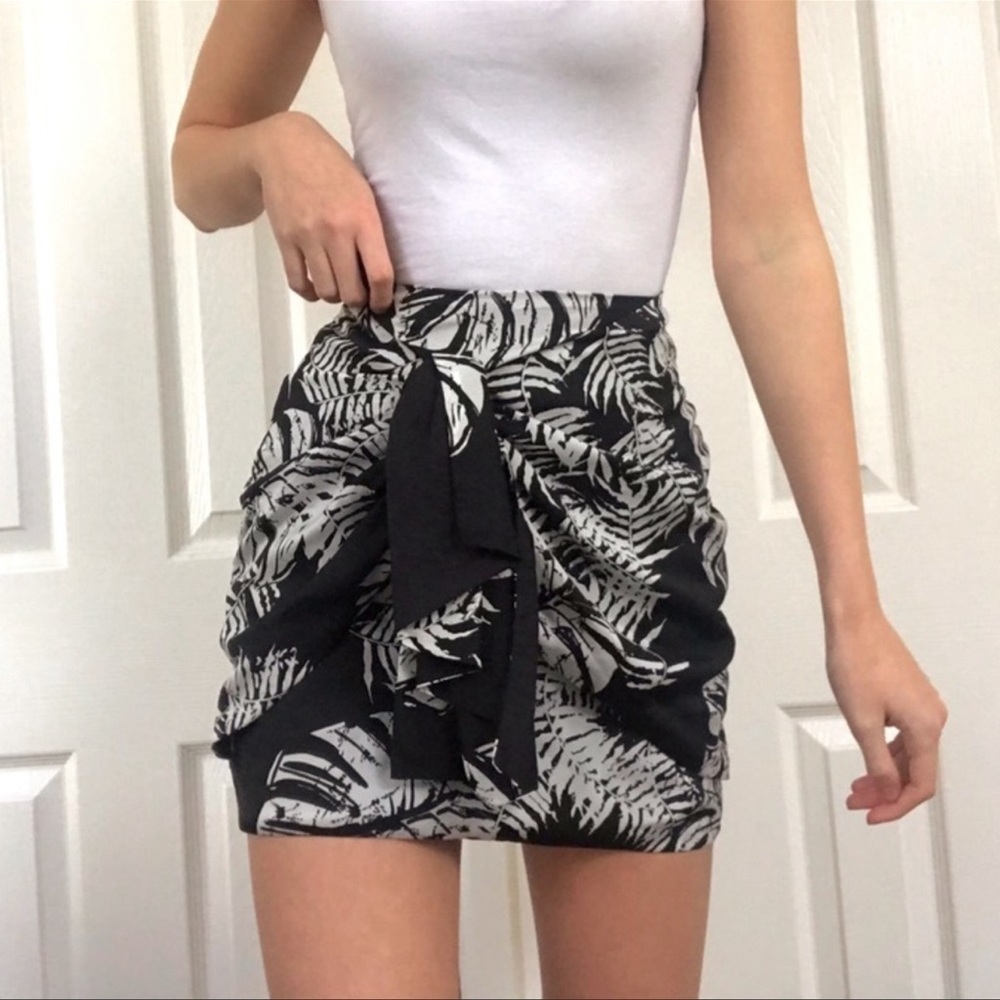 ZARA black white tropical leaf tie skirt Sz M